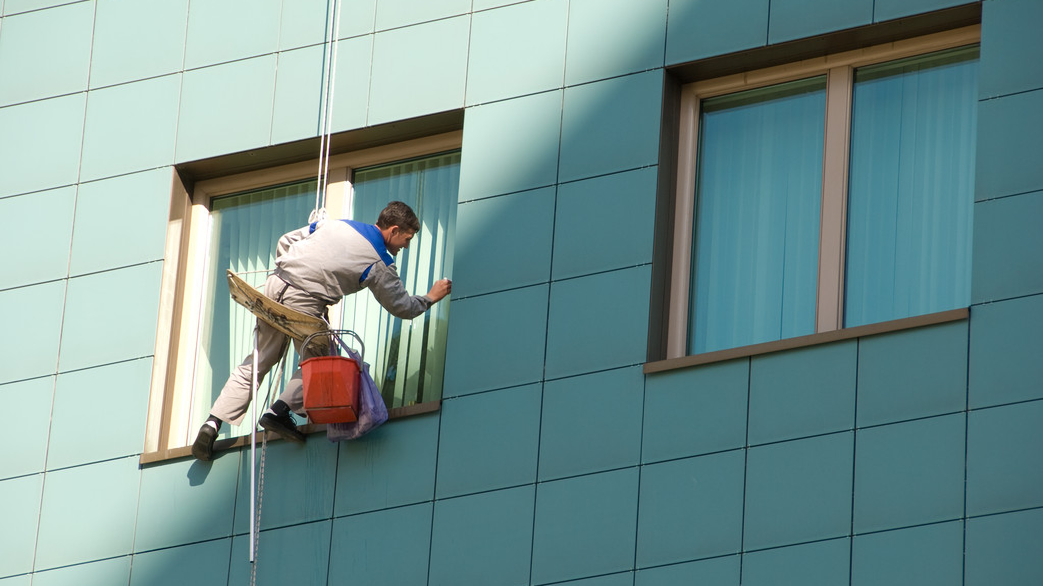 高层外墙如何清洗？